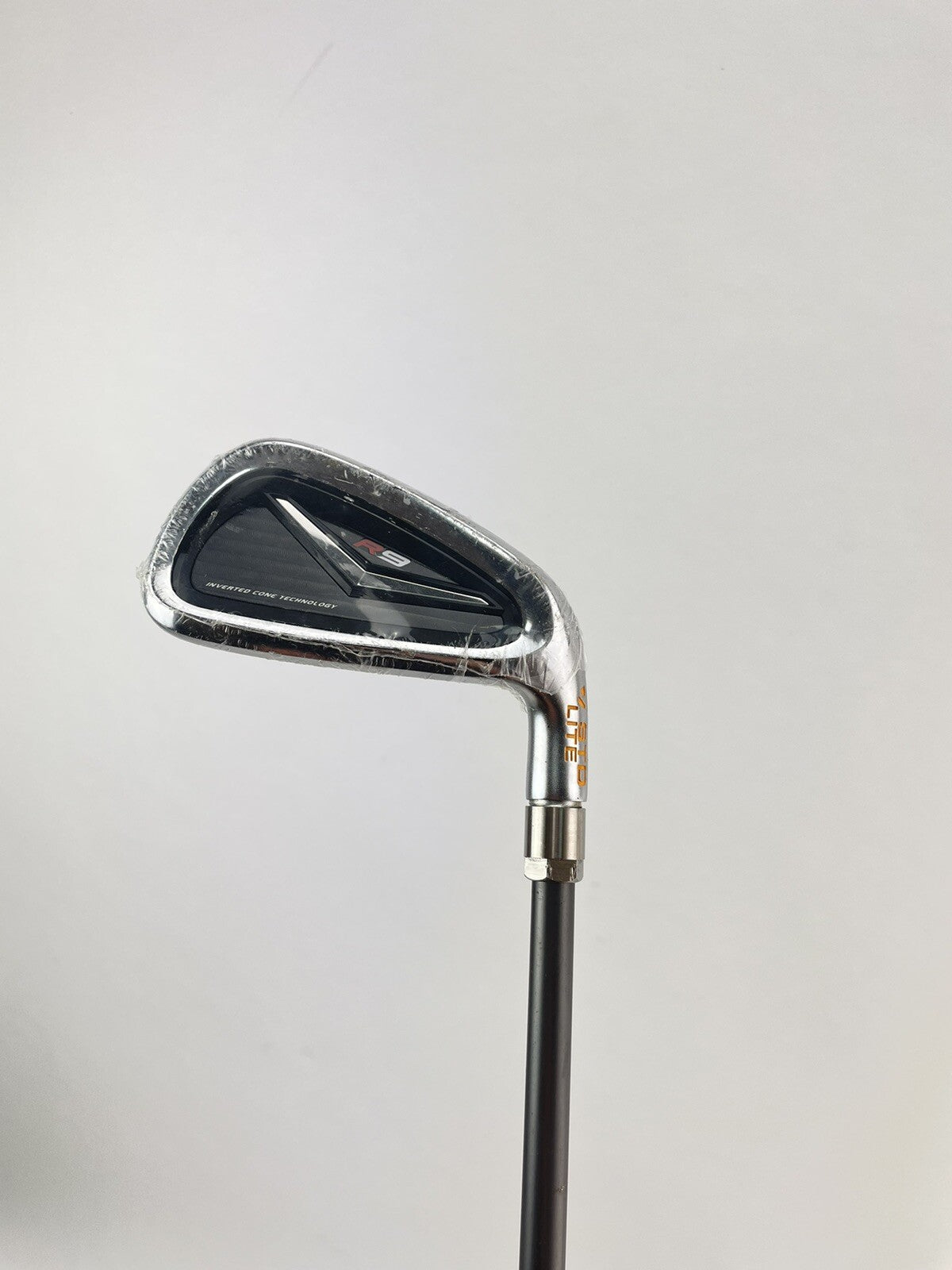 Taylormade R9 6 Iron Lite Regular  Graphite /Right /New Grip /Demo /+1/2" /1899014