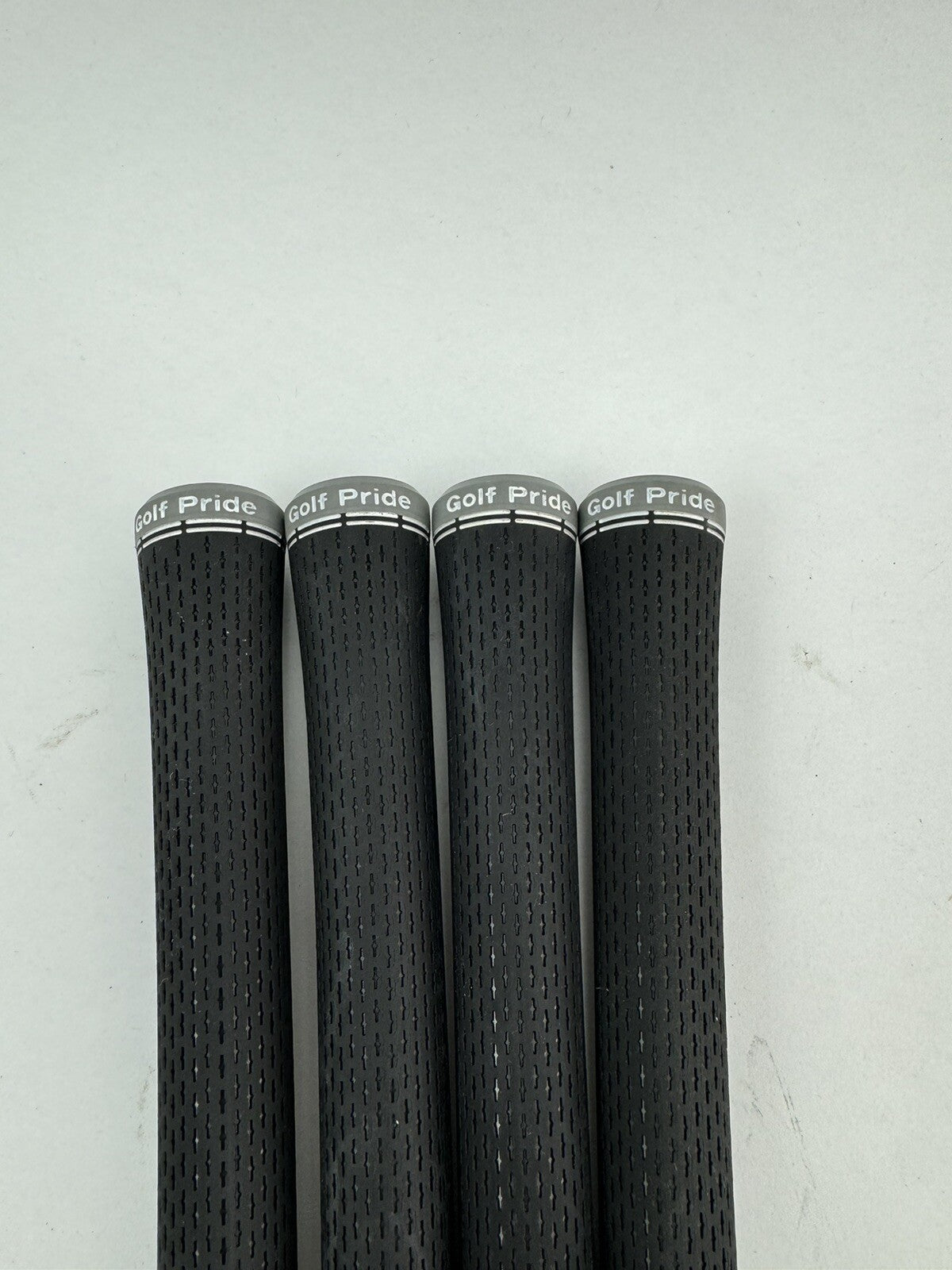 Golf Pride Tour Velvet 360 Soft Grips (4) Midsize /Black /Pulled /326778