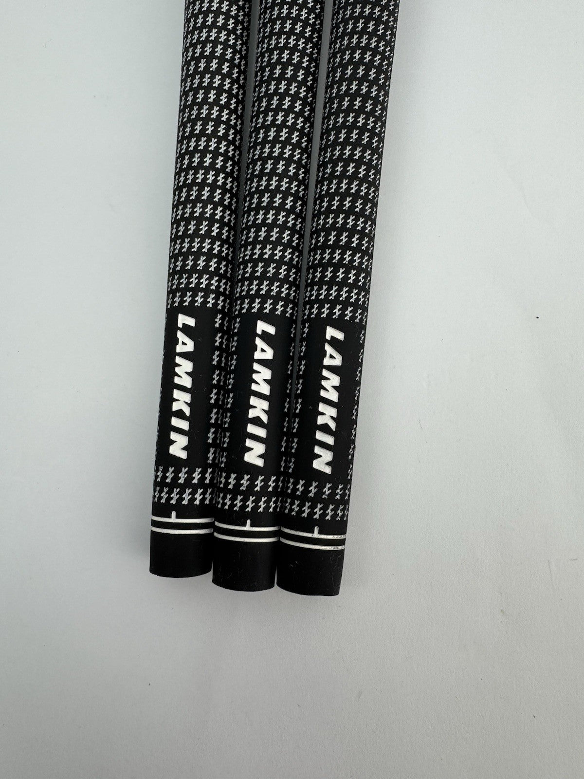 Lamkin Crossline Golf Grips (3) Men’s Standard /Black/White /336712