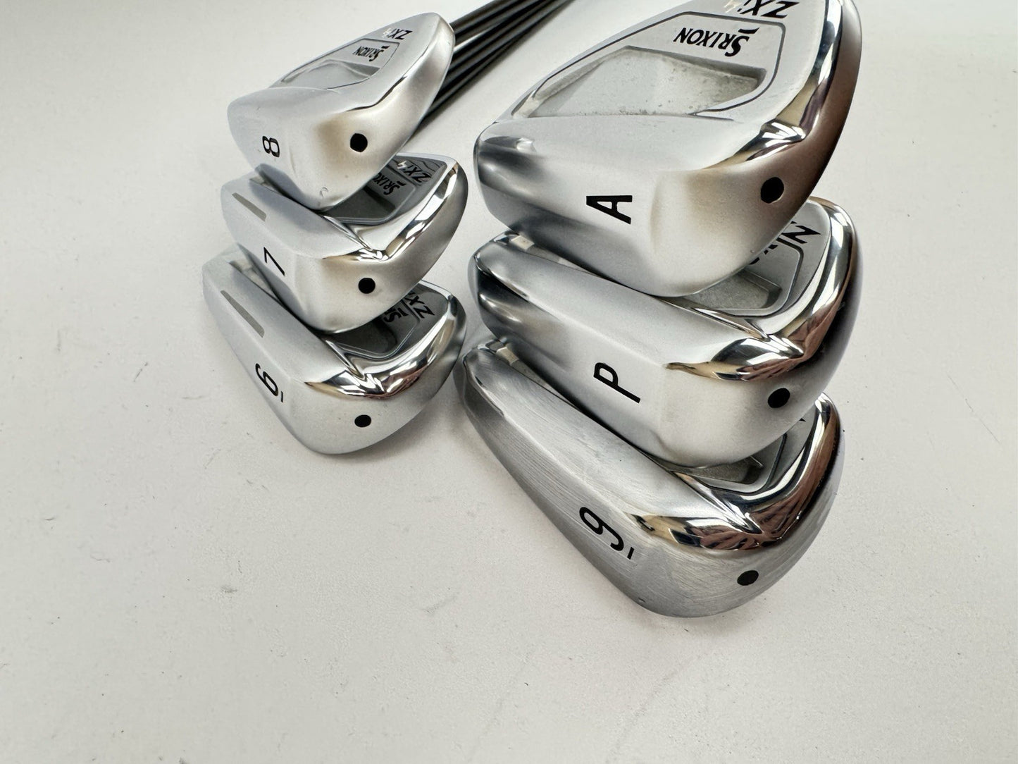 Srixon Zxi4 Irons 6-PW + AW Helium 60 F3 Regular Graphite /Lamkin Midsize /3474914