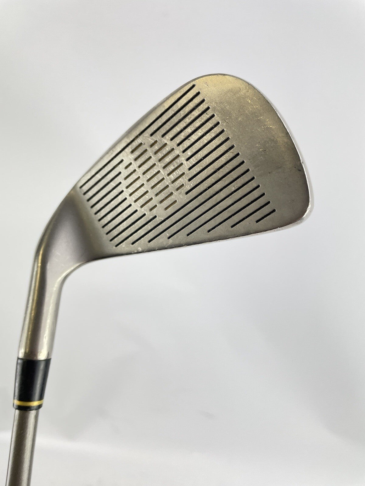 Tommy Armour 2 Iron Ti100 Aldila Stiff Graphite /Right Handed /New Grip /863012