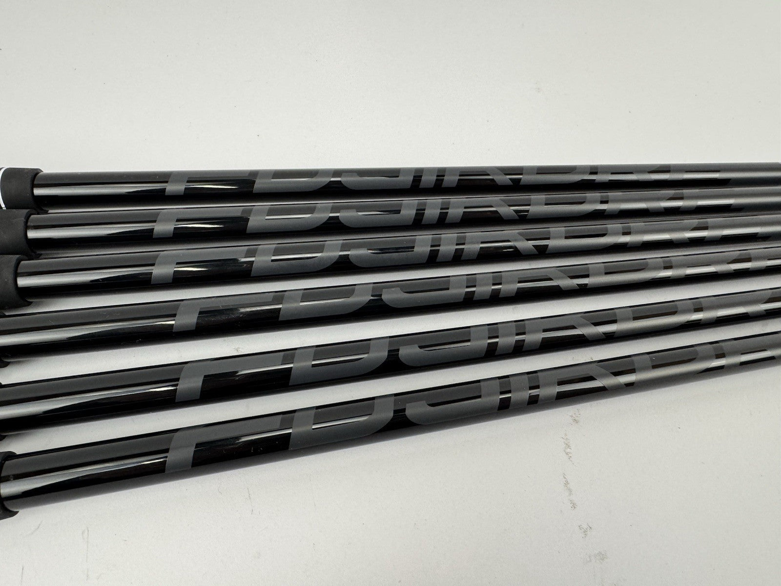 Fujikura Pro Iron Shaft Set (6) 5-PW Regular Graphite 0.355 Tapered /Grips/339942