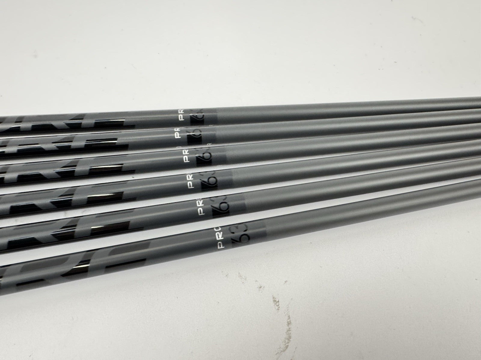 Fujikura Pro Iron Shafts 5-PW Regular Graphite 0.355 Tapered /Jumbo Grips/339263