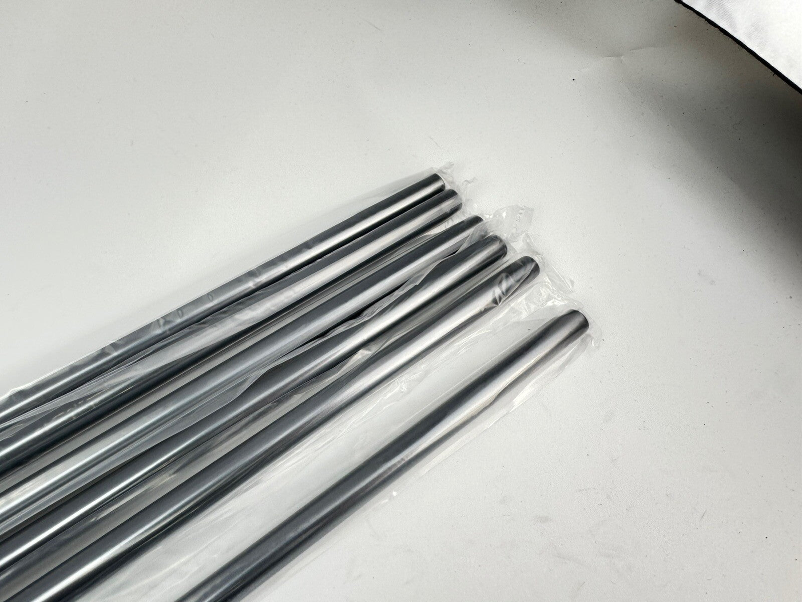 Matrix Iron Shaft Set (7) White Tie Regular Graphite 42” /0.370 Parallel /223926