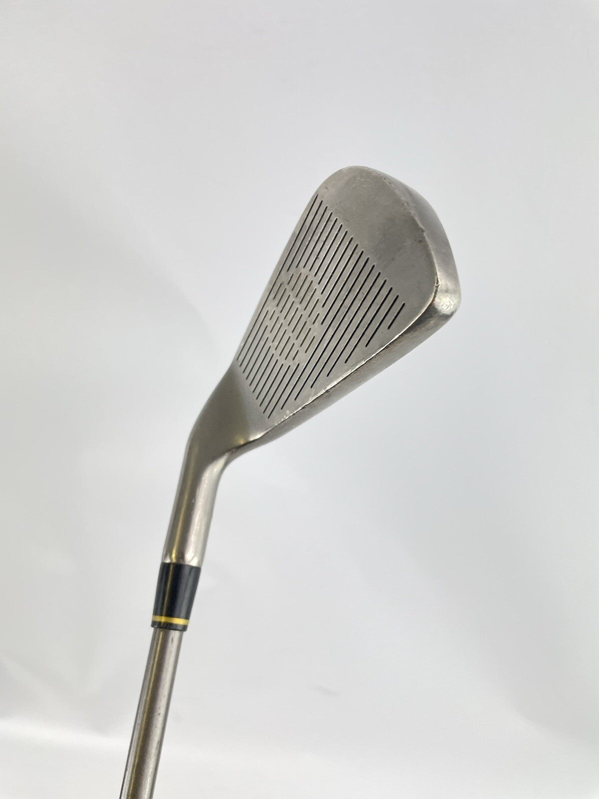 Tommy Armour 2 Iron Ti100 Aldila Stiff Graphite /Right Handed /New Grip /863015