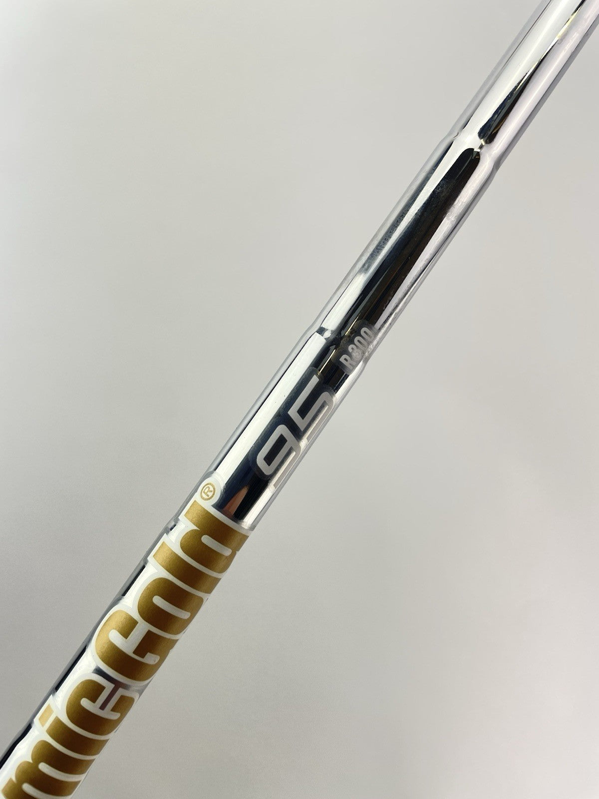 Dynamic Gold 95 Iron Shaft Regular Flex Steel 35.25” /0.355 Tapered /301424