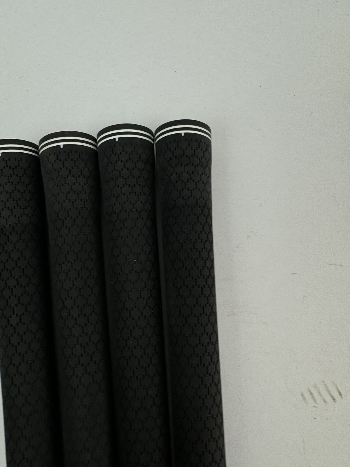 Lamkin Midsize Golf Grips (4) Across Connect Compatible/Black/New /192105