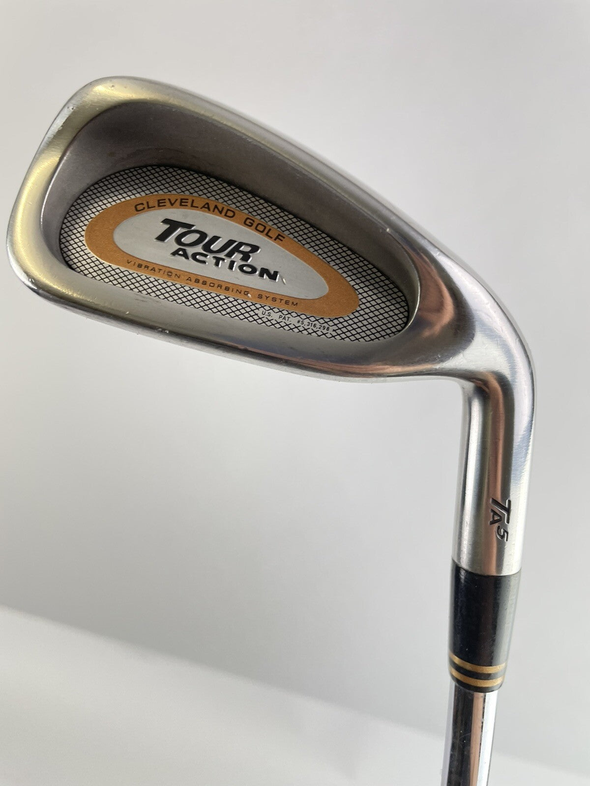 Cleveland Tour Action 4 Iron TA5 Stiff Flex Steel /Right Handed /New Grip /112750
