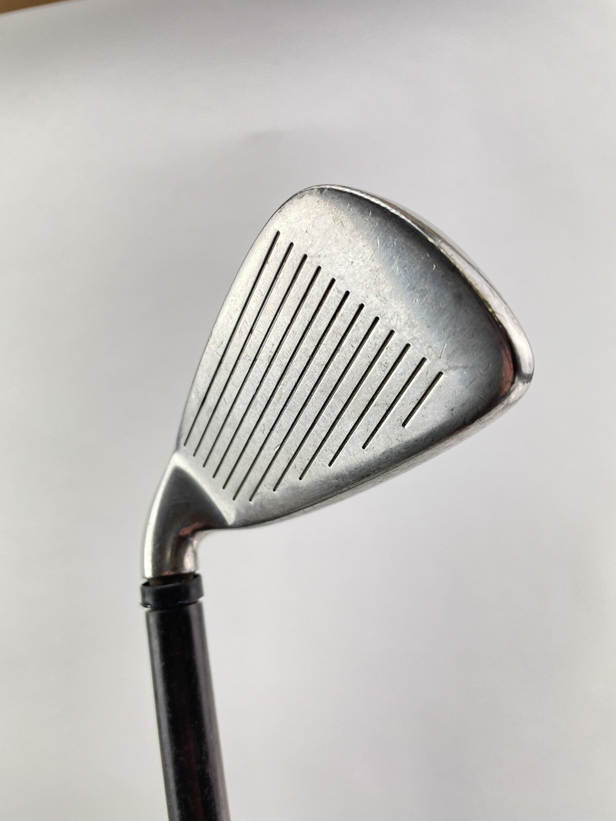 Wilson 3 Iron Deep Red Fatshaft Stiff Flex Graphite /Right /New Grip /2115214