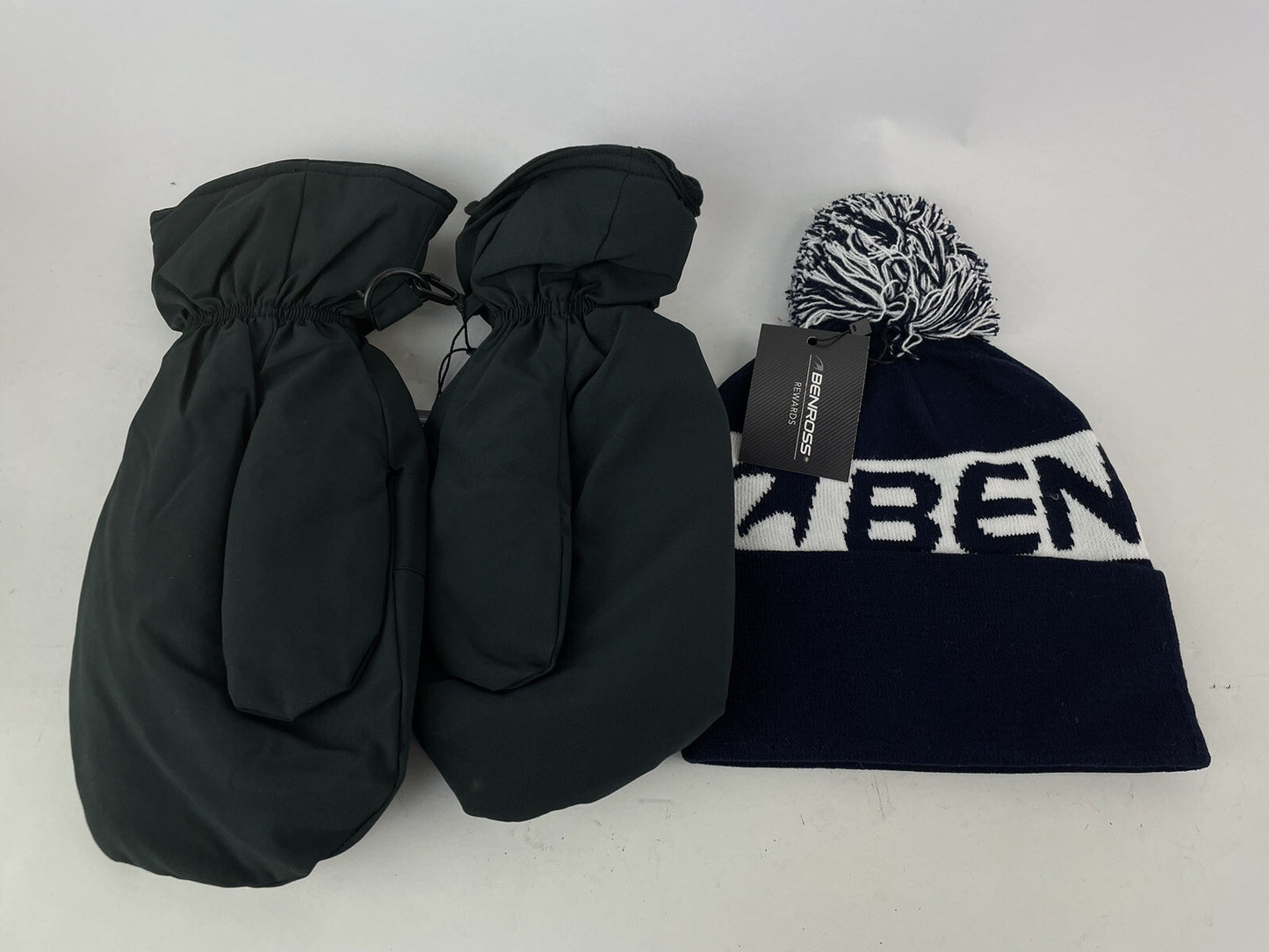 Golf Winter Gift Set Bobble Beanie & Winter Mitts /L/XL /Navy/Black/New6