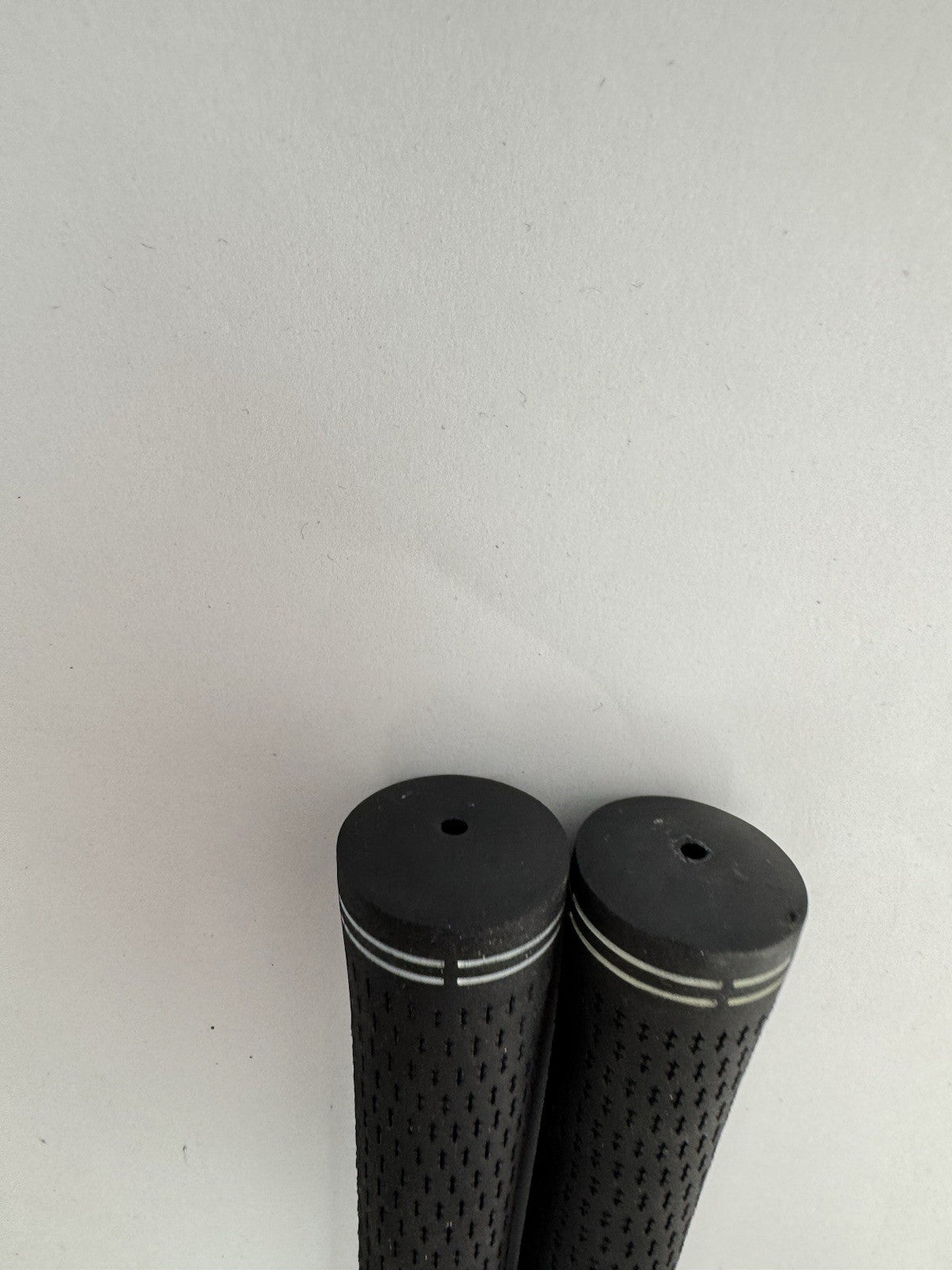 Wilson Staff Golf Grips (2) Mens Standard /Black /Pulled /253303