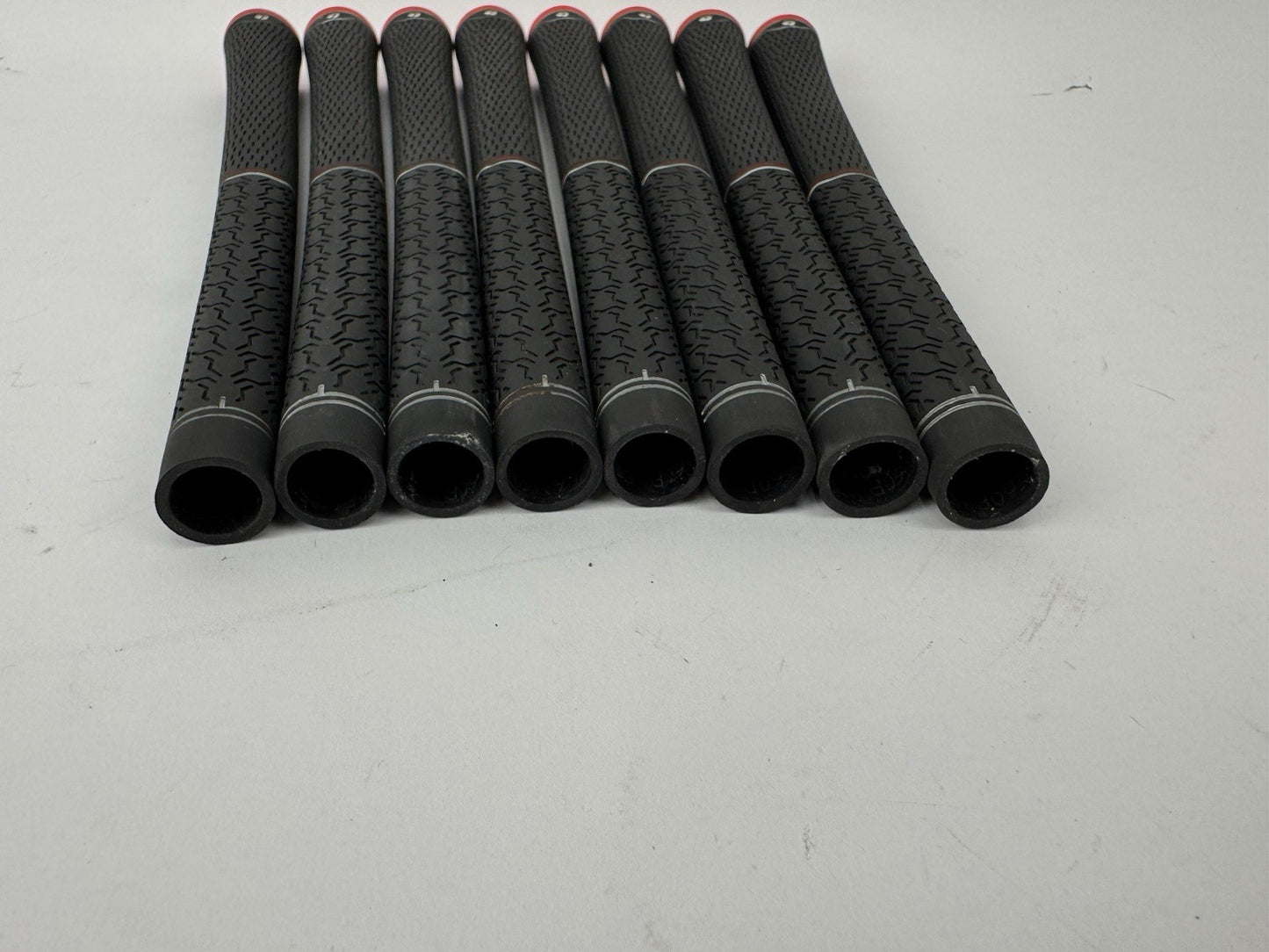 Lamkin Taylormade Golf Grips (8) Standard /Black /Red /Pulled /355098