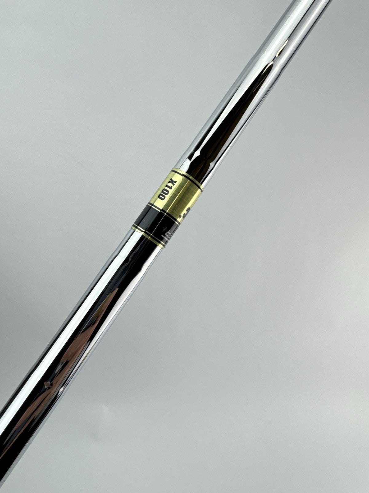 Dynamic Gold Iron Shaft X Flex Extra Stiff Steel / 36” /0.355 Tapered /305742