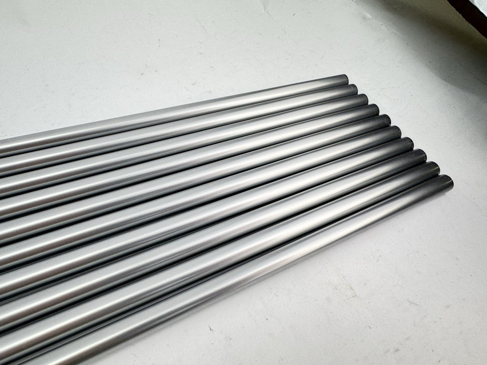 Aldila Rogue Pro 65 Iron Shaft Set (10) Regular Flex Graphite /0.370 Parallel6