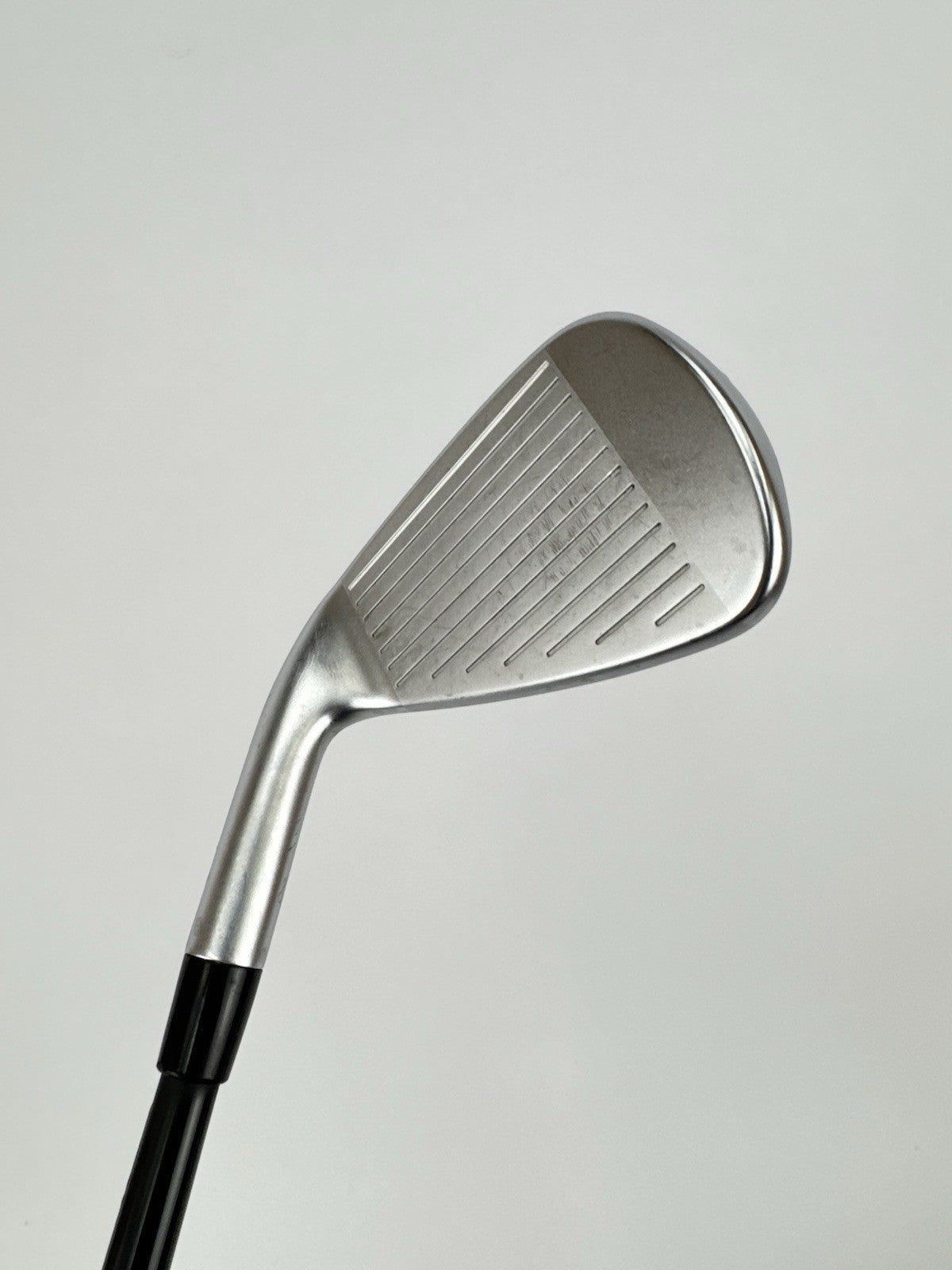 Cleveland Launcher XL 7 Iron 29* Catalyst Black Regular Graphite /Right /3297913