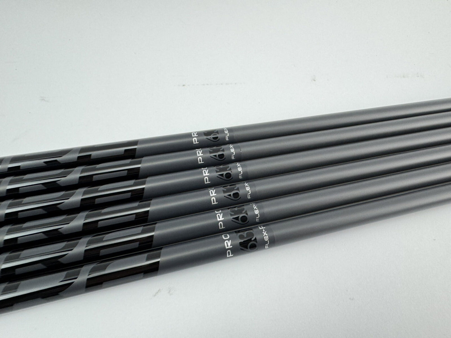 Fujikura Pro Iron Shaft Set (6) 5-PW Regular Graphite 0.355 Tapered /Grips/339273