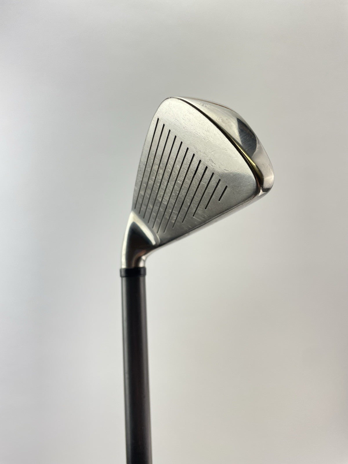 Wilson Fatshaft 6 Iron Regular Flex Graphite/Right Handed /New Grip /281369