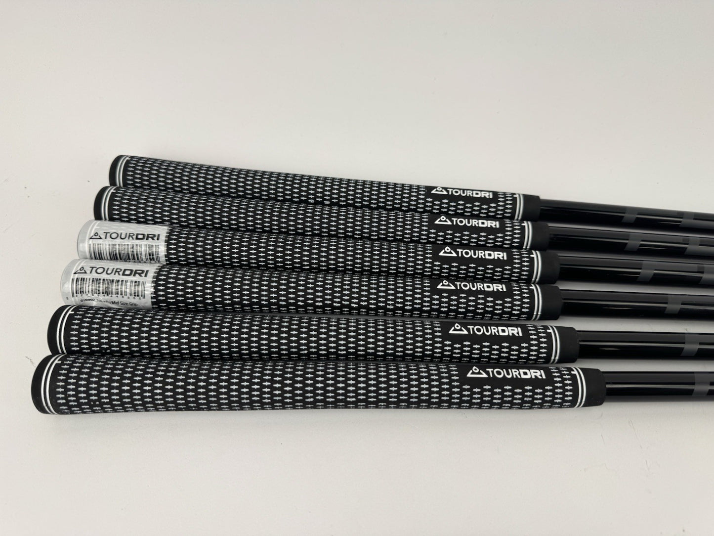 Fujikura Pro Iron Shaft Set (6) 5-PW Regular Graphite 0.355 Tapered /Grips/339948
