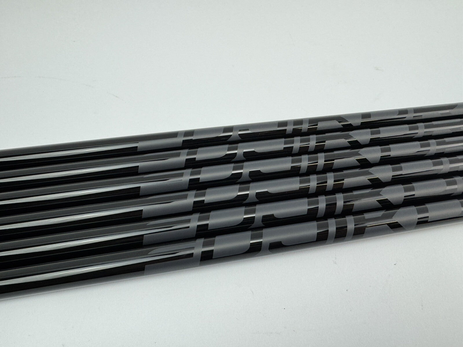Fujikura Pro Iron Shaft Set (6) 5-PW 63i Regular Graphite 0.370 /Golf Pride Mid1