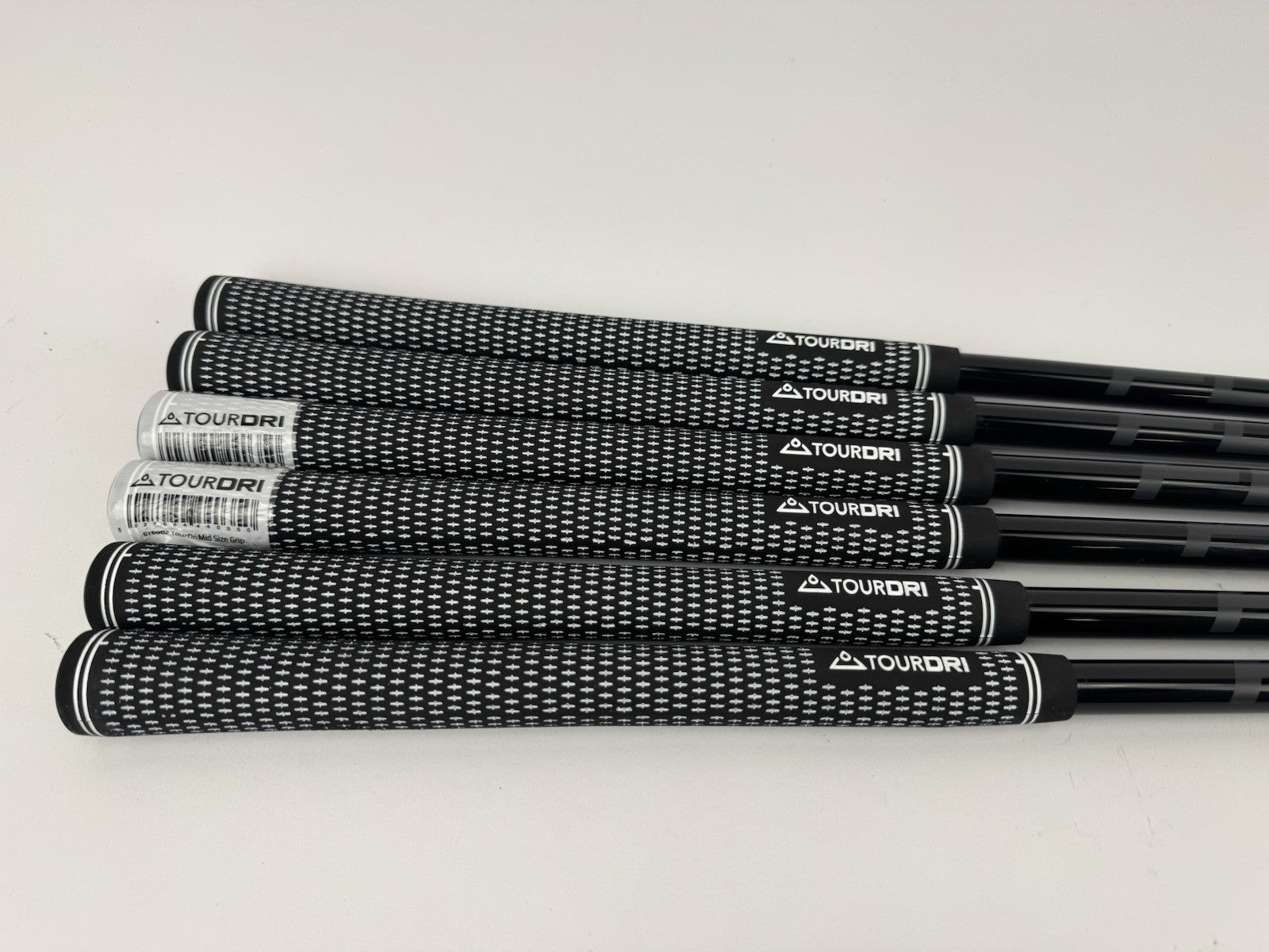 Fujikura Pro Iron Shaft Set (6) 5-PW Senior Graphite 0.355 Tapered /Mid Grips8