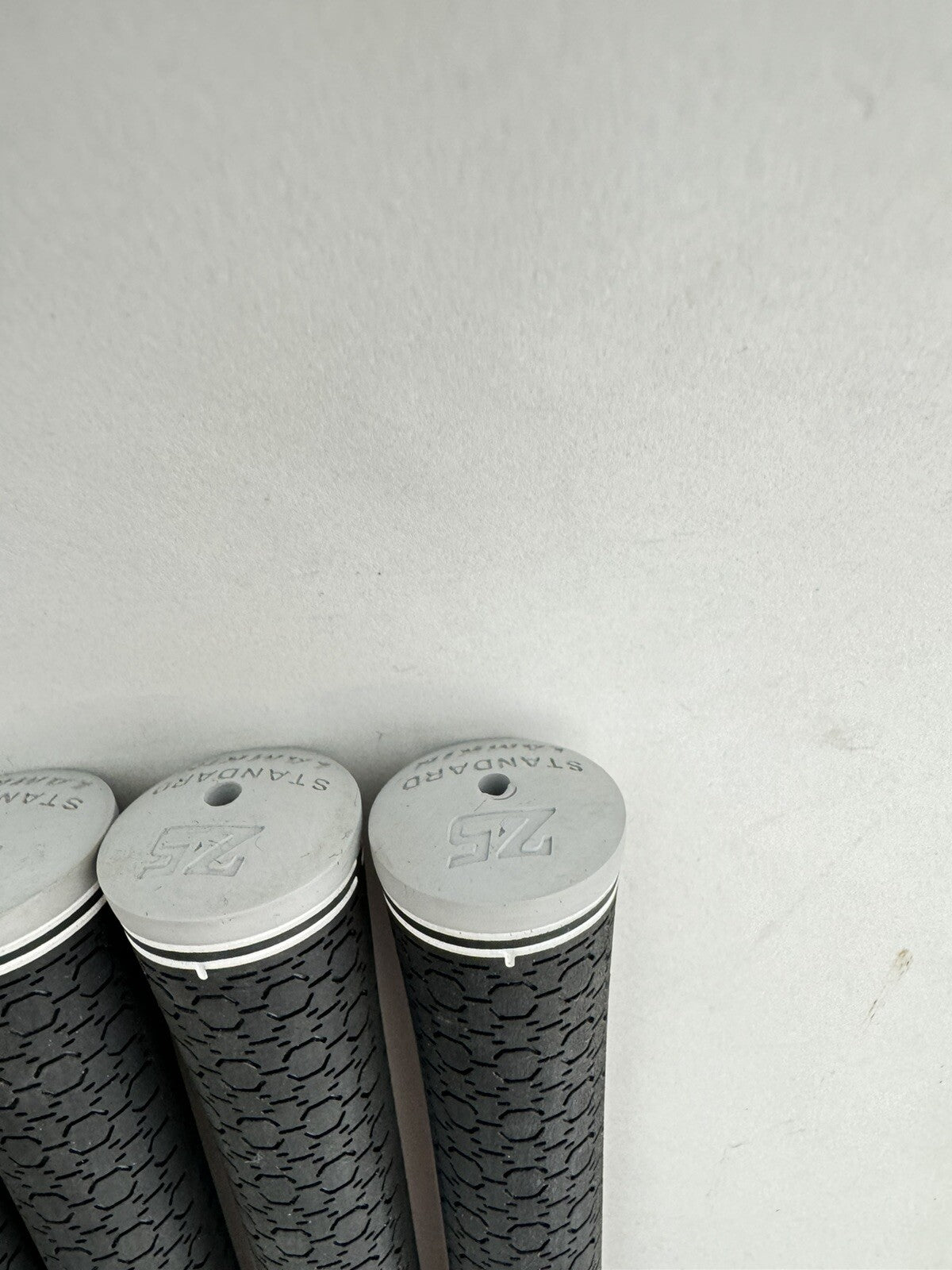 Lamkin Z5 Genesis Golf Grips (5) Standard /Callaway /Black /Grey /Pulled /315395