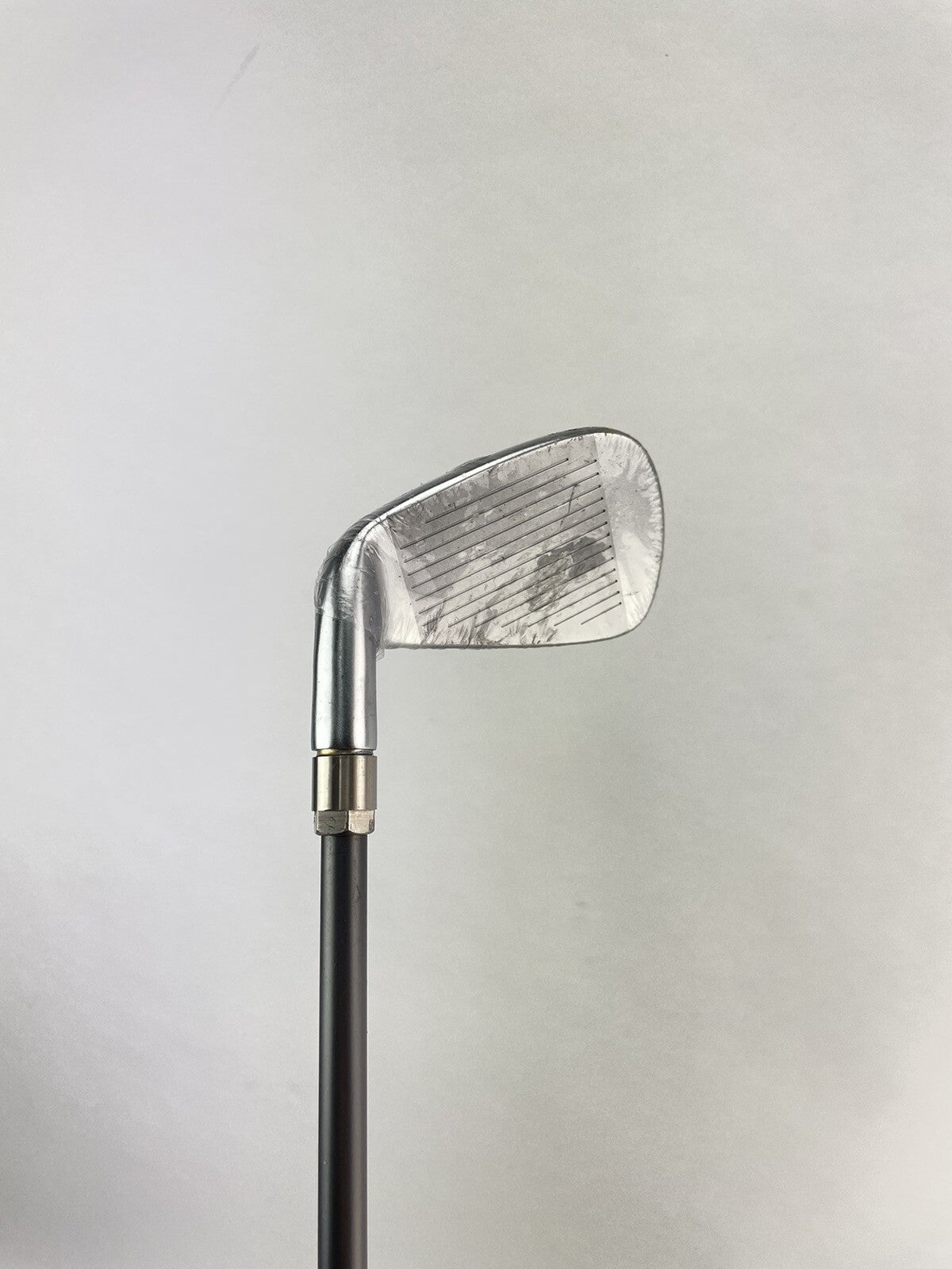 Taylormade R9 6 Iron Lite Regular  Graphite /Right /New Grip /Demo /+1/2" /189906
