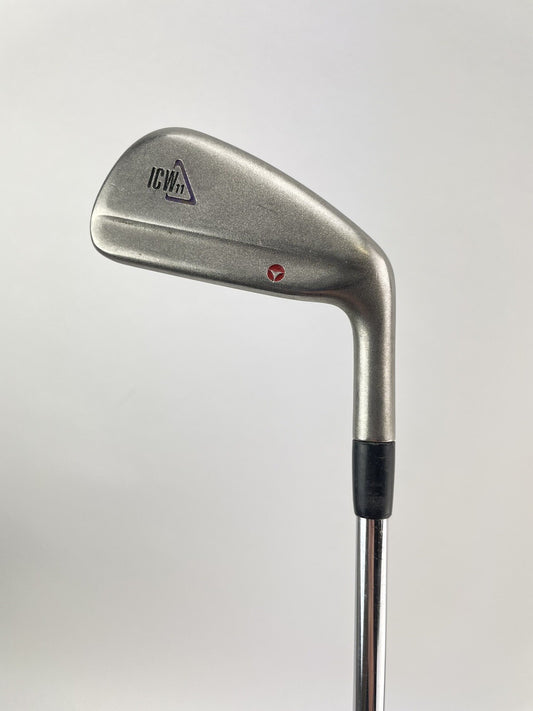 Taylormade Ladies 5 Iron ICW11 Ladies Flex Steel /Right Handed /New Grip /191630