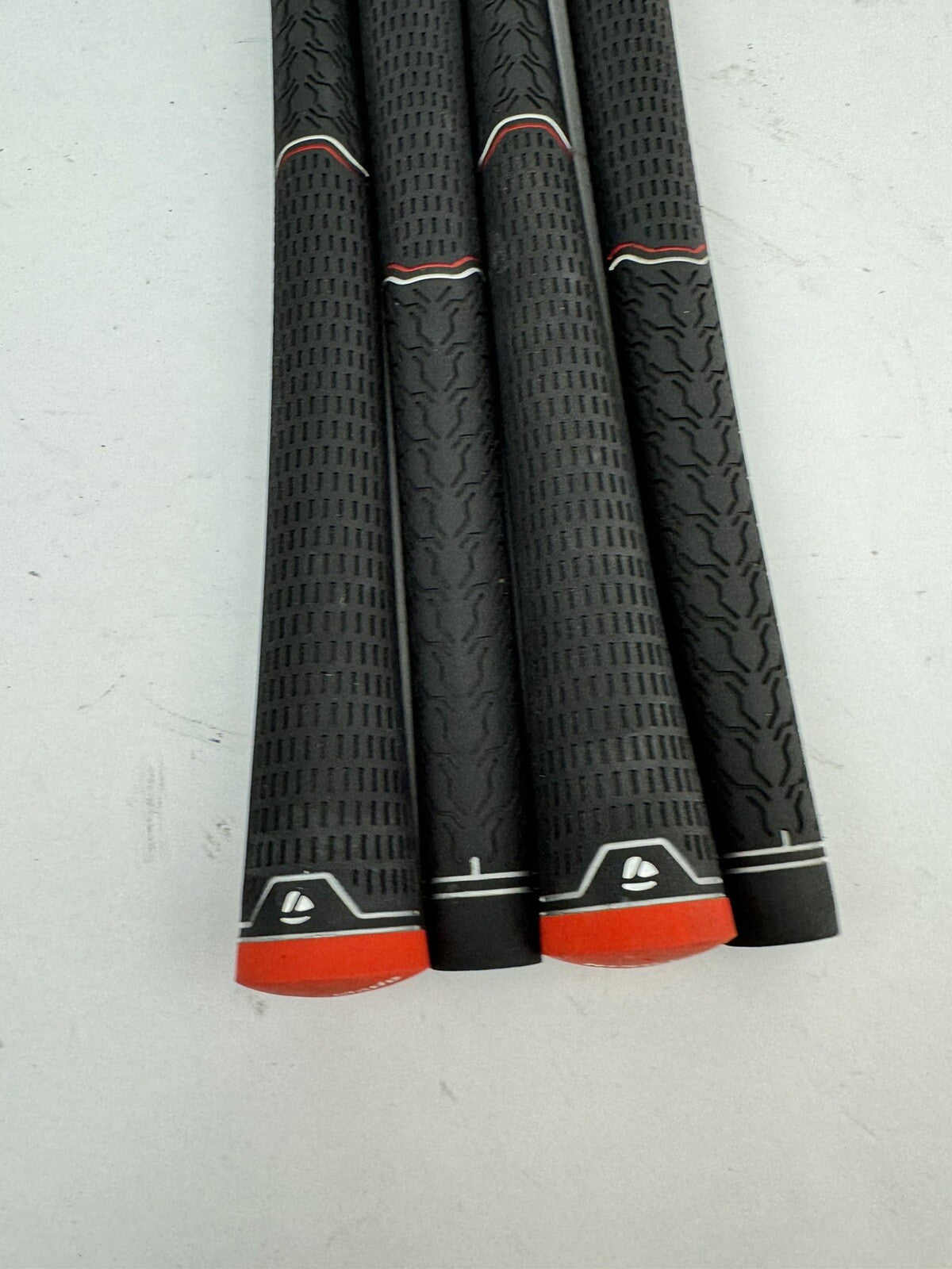 Lamkin Taylormade Golf Grips (4) Standard /Black /Red /Pulled /188862