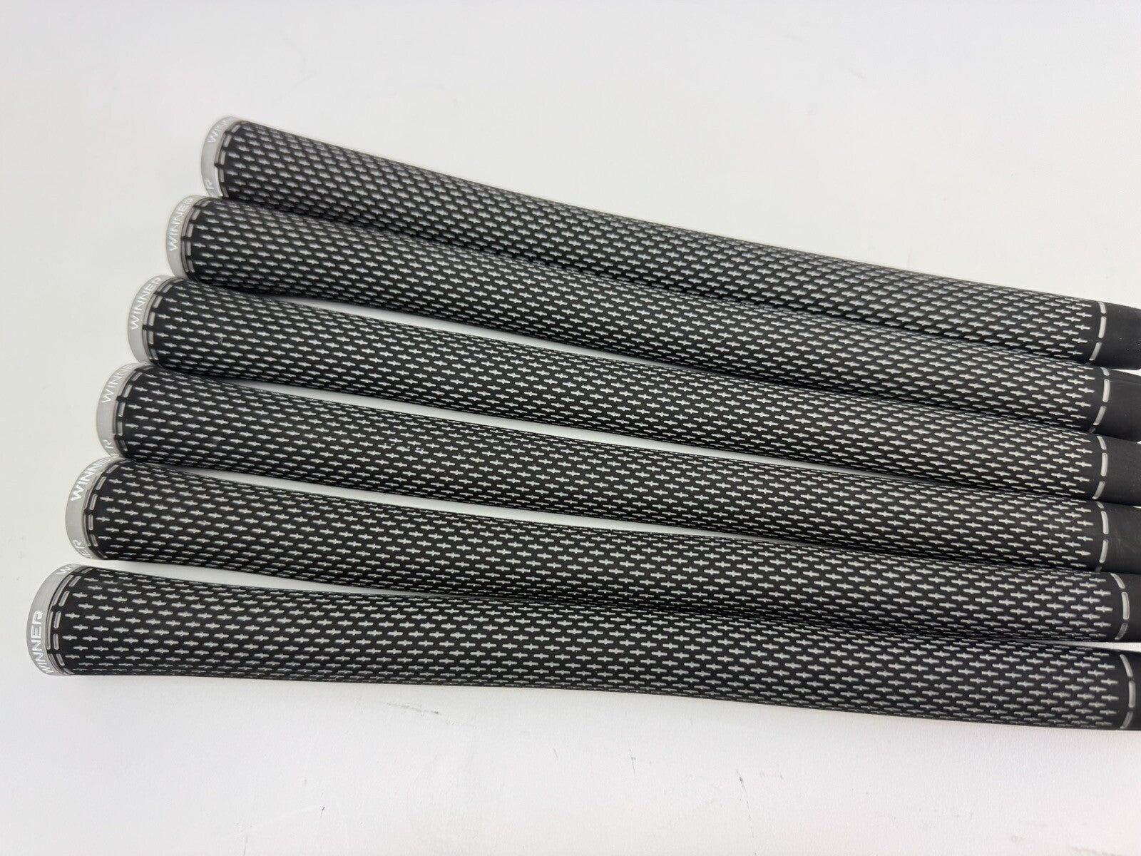 Fujikura Pro Iron Shaft Set (6) 5-PW Regular Graphite 0.355 Tapered /Grips/339276