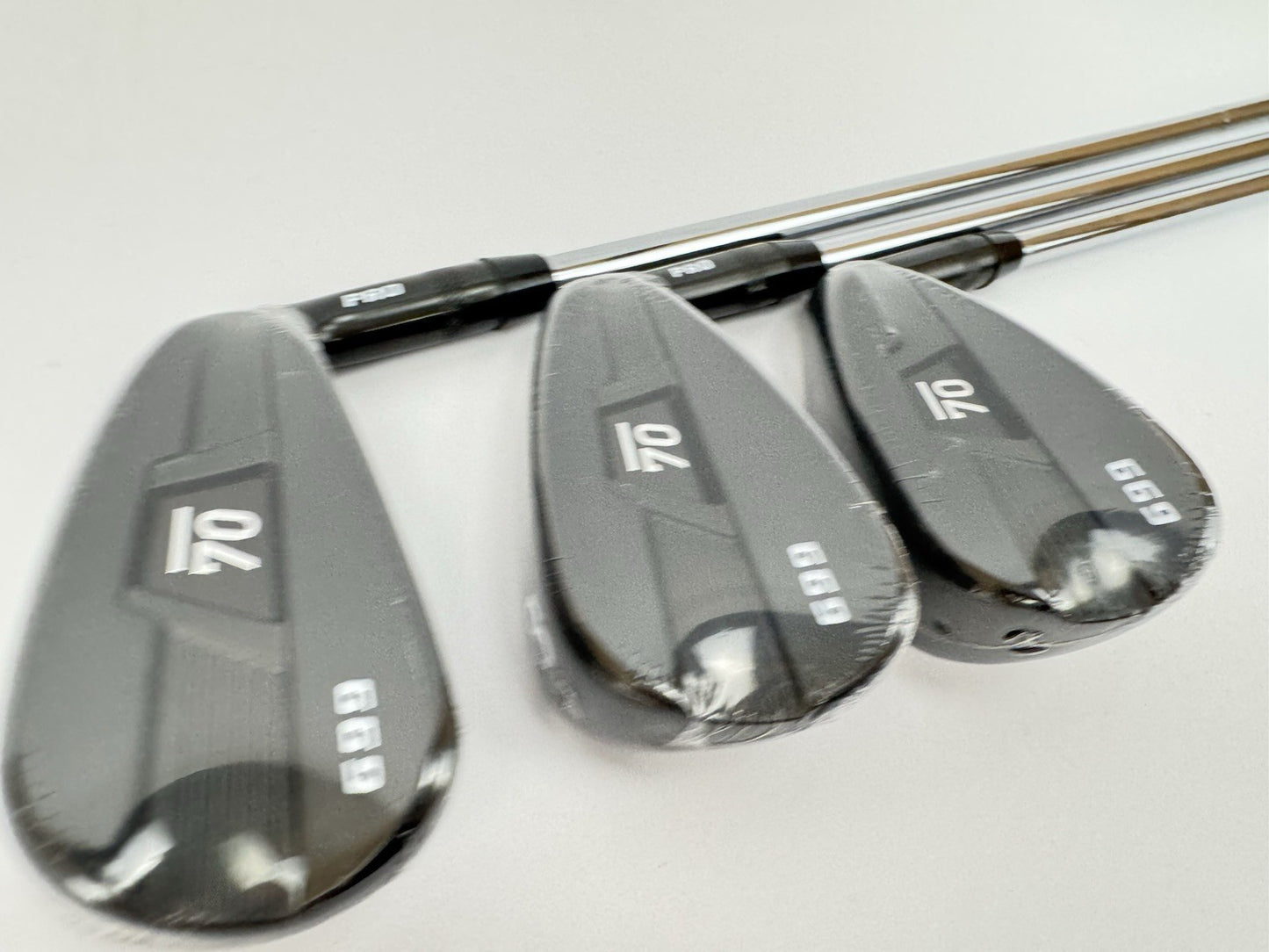 Sub70 699 Pro Irons 6,8+PW Blackout Elevate MPH 85 Regular Steel /New /344122