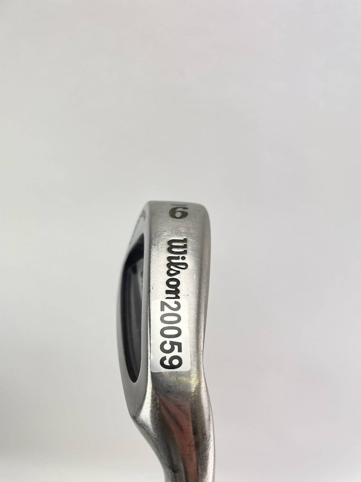 Wilson Golf 9 Iron Regular Flex Steel Shaft /Right Hand /New Grip /200596