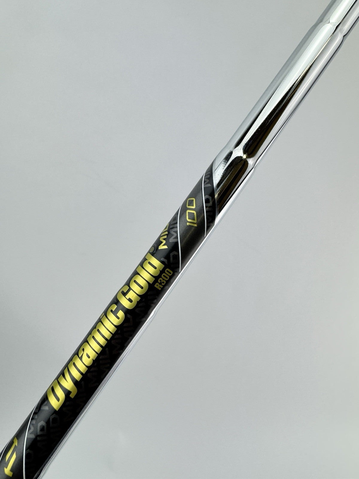 Dynamic Gold Mid 100 Iron Shaft Regular Flex Flex Steel 35”/0.370 Parallel/306244
