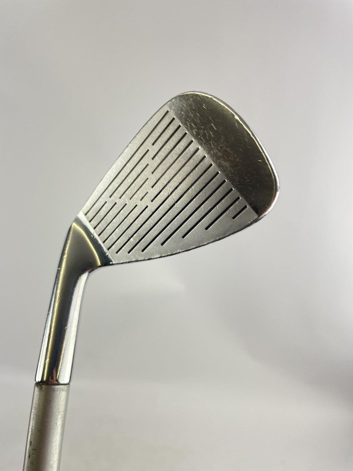 Wilson Staff Forged 4 Iron RM Midsize Stiff Graphite /Right Handed New Grip/720310