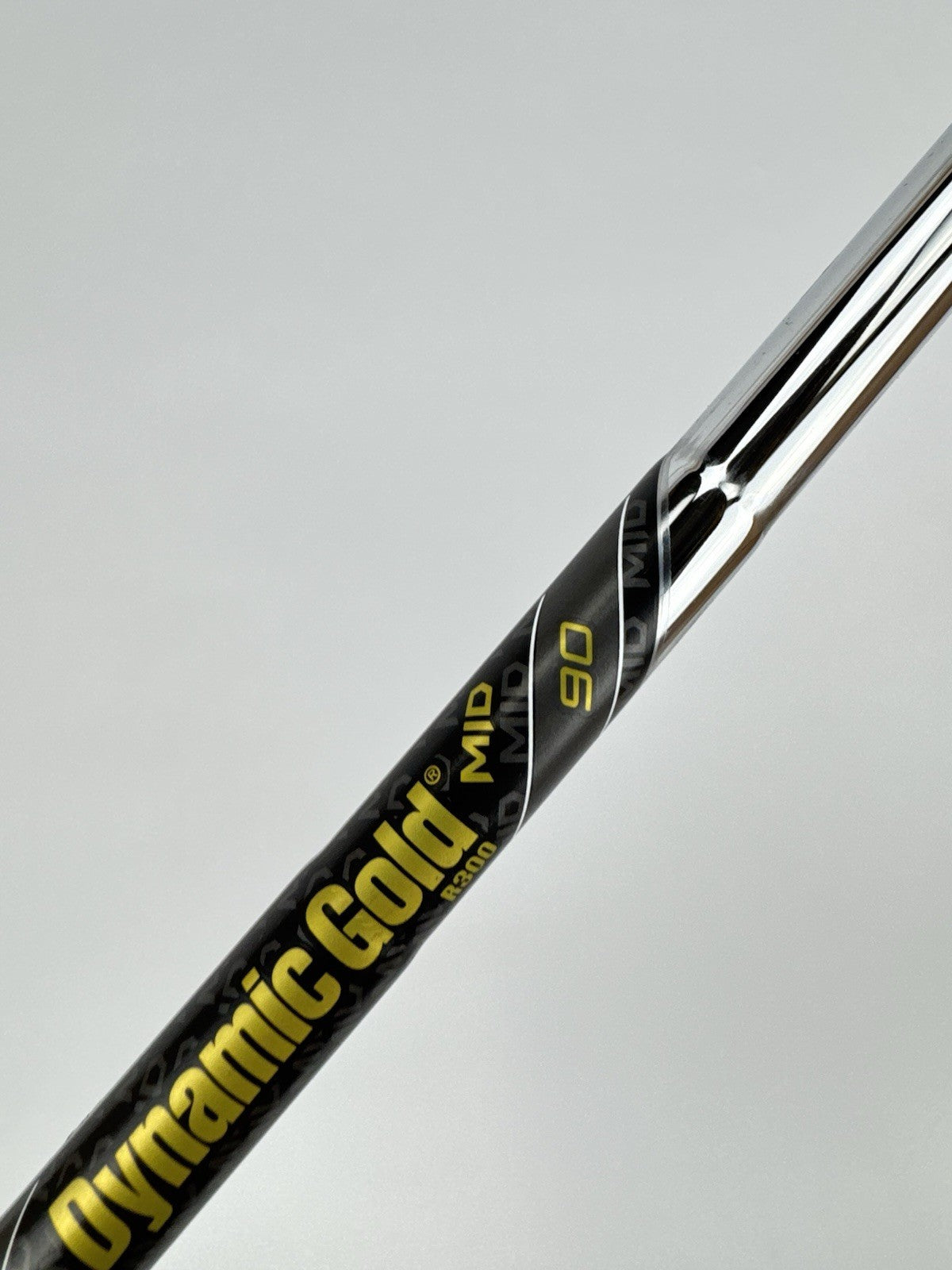 Dynamic Gold Mid 90 Iron Shaft Regular Flex Steel 35" /0.370 Parallel/320057