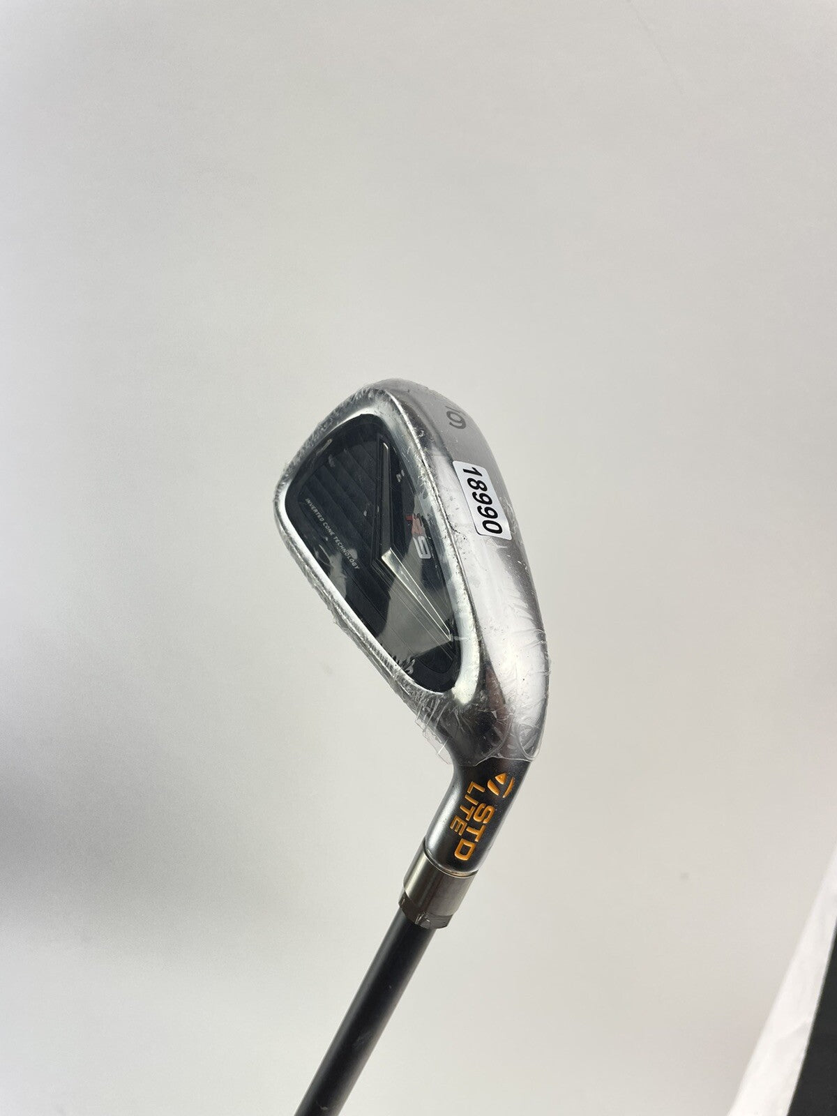 Taylormade R9 6 Iron Lite Regular  Graphite /Right /New Grip /Demo /+1/2" /1899019