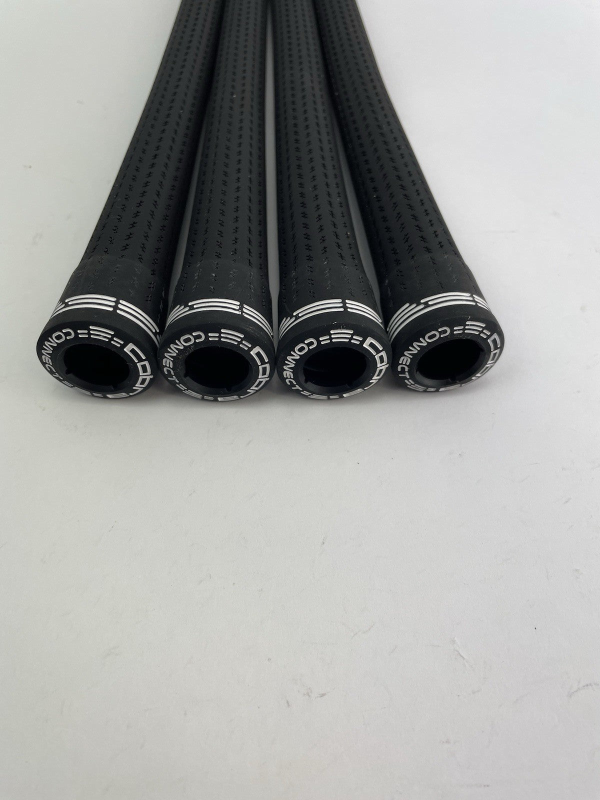 New Lamkin Golf Grips (4) Standard /+58R /Arccos Compatible /Black /White /298695