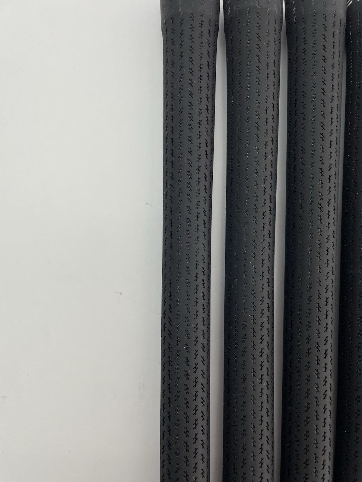 New Lamkin Golf Grips (5) Standard /+58R /Arccos Compatible /Black /White /298704
