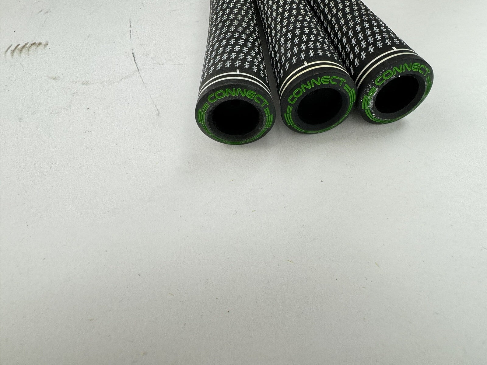 Lamkin Crossline Golf Grips (3) Men’s Standard /Arcoss Connect Compatible/334734