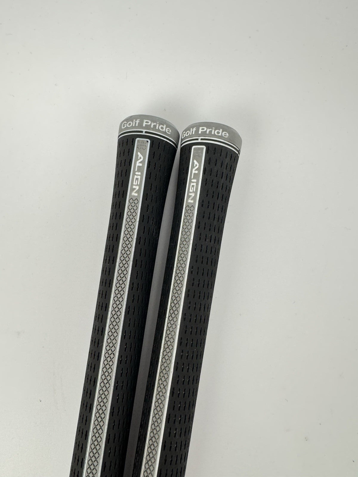 Golf Pride Tour Velvet Align Grips (2) Mens Midsize /Pulled /338326