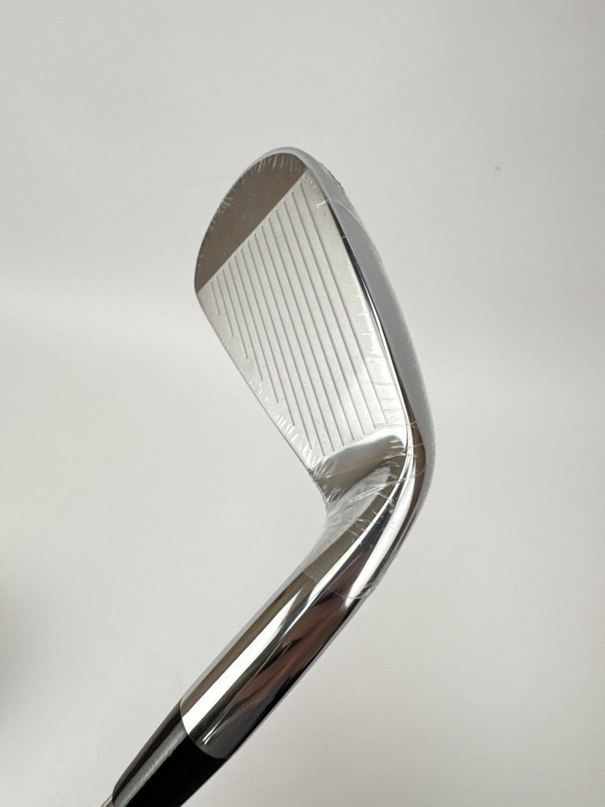 Cobra MIM Tour 6 Iron 29* KBS $-Taper 110 Regular Steel /Left Handed /356608