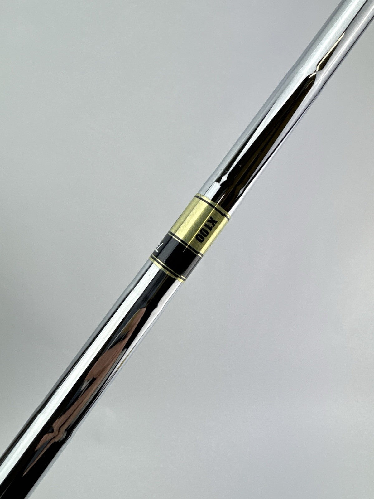Dynamic Gold Iron Shaft X Flex Extra Stiff Steel / 36” /0.355 Tapered /305744