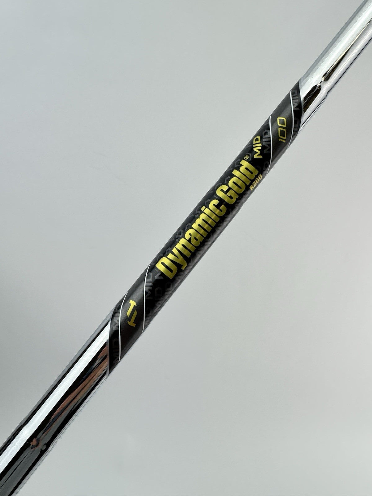 Dynamic Gold Mid 100 Iron Shaft Regular Flex Flex Steel 35”/0.370 Parallel/306240