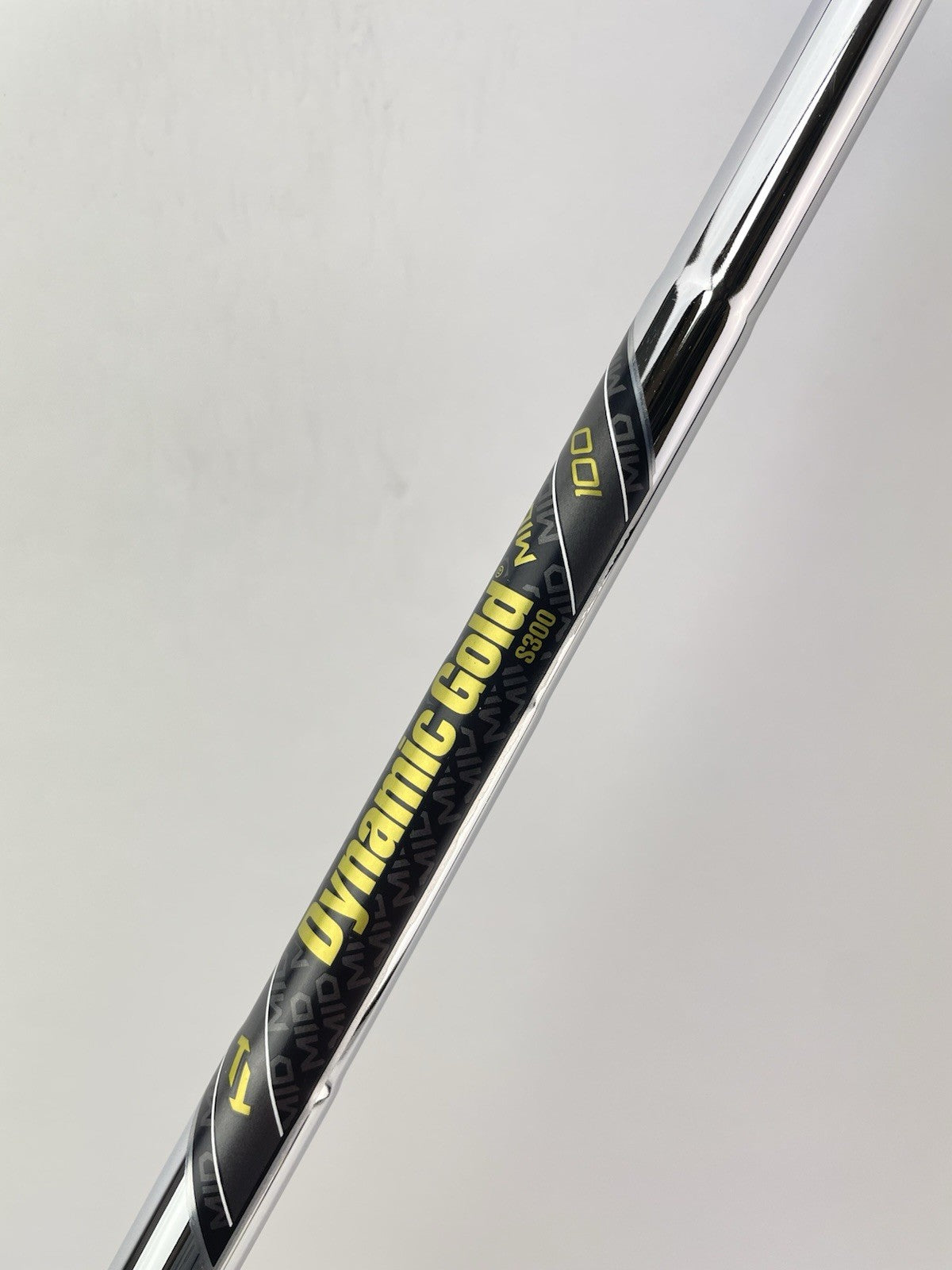 Dynamic Gold 100 Mid Iron Shaft S300 Stiff Flex Steel 35.25 /0.355 Taper /257445