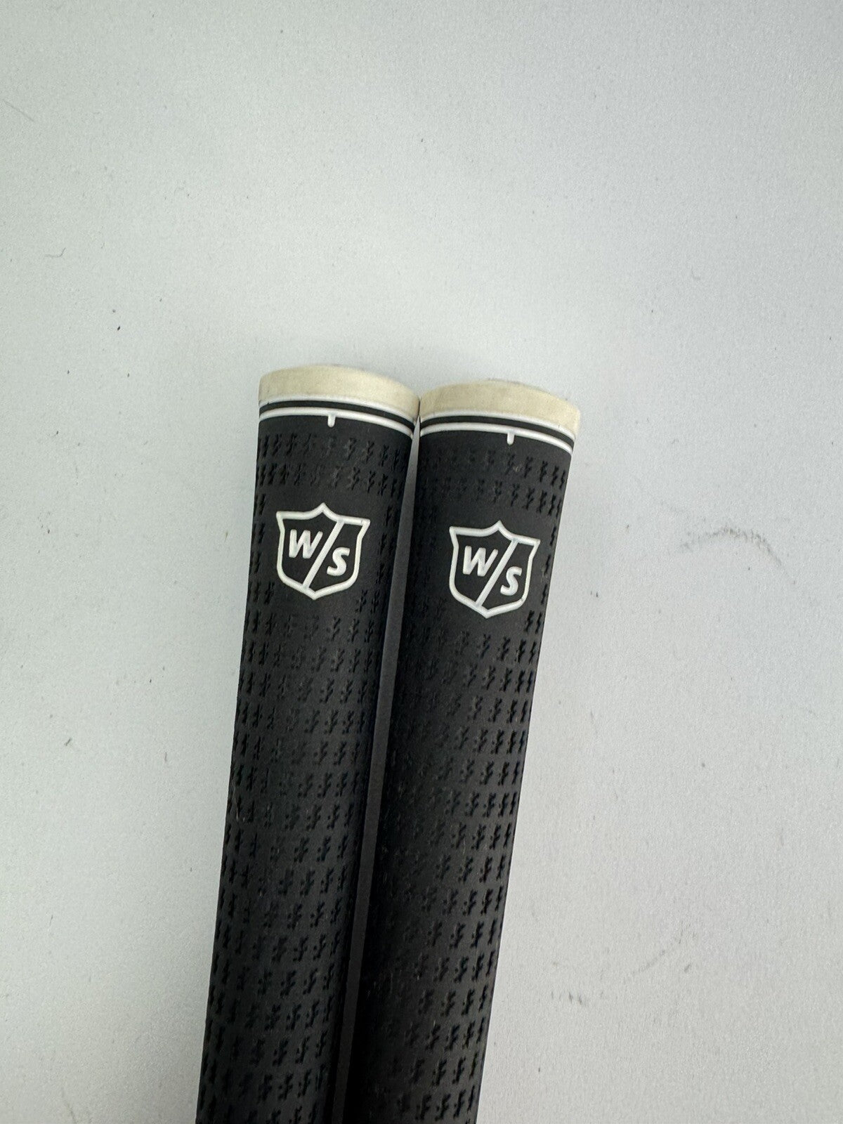 Lamkin Wilson Staff Golf Grips (2) Men’s Midsize /Pulled /234473