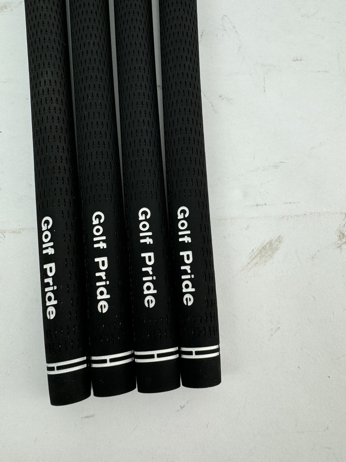 Golf Pride Tour Velvet Grips (4) Men’s Standard 60R /Black /New /195181
