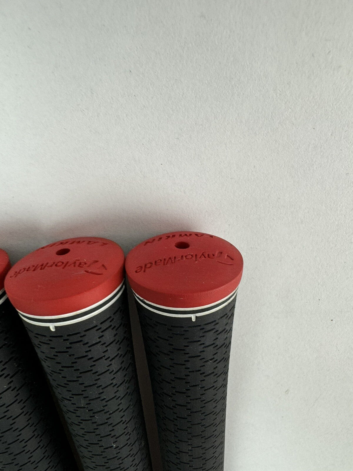 Taylormade Lamkin Golf Grips (4) Standard /Black/Red /Pulled /334835