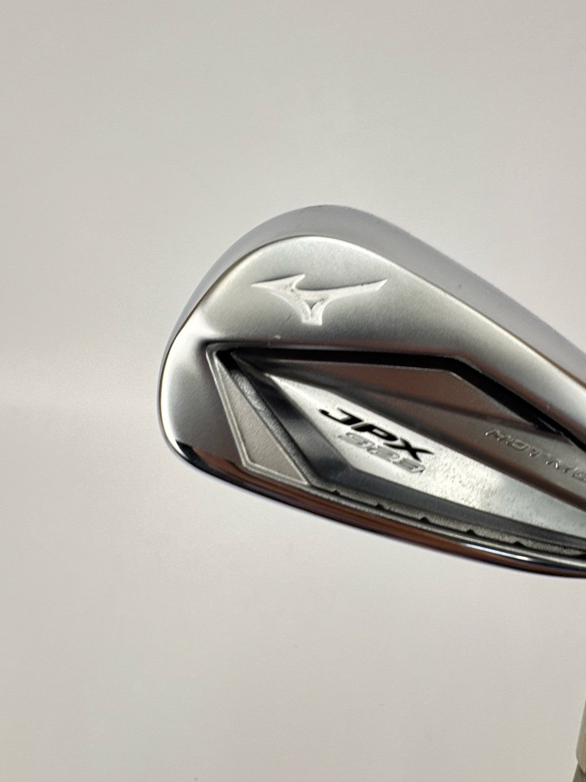 Mizuno JPX923 7 Iron UST Mamiya Recoil Ladies Flex Graphite /Right Handed/366624