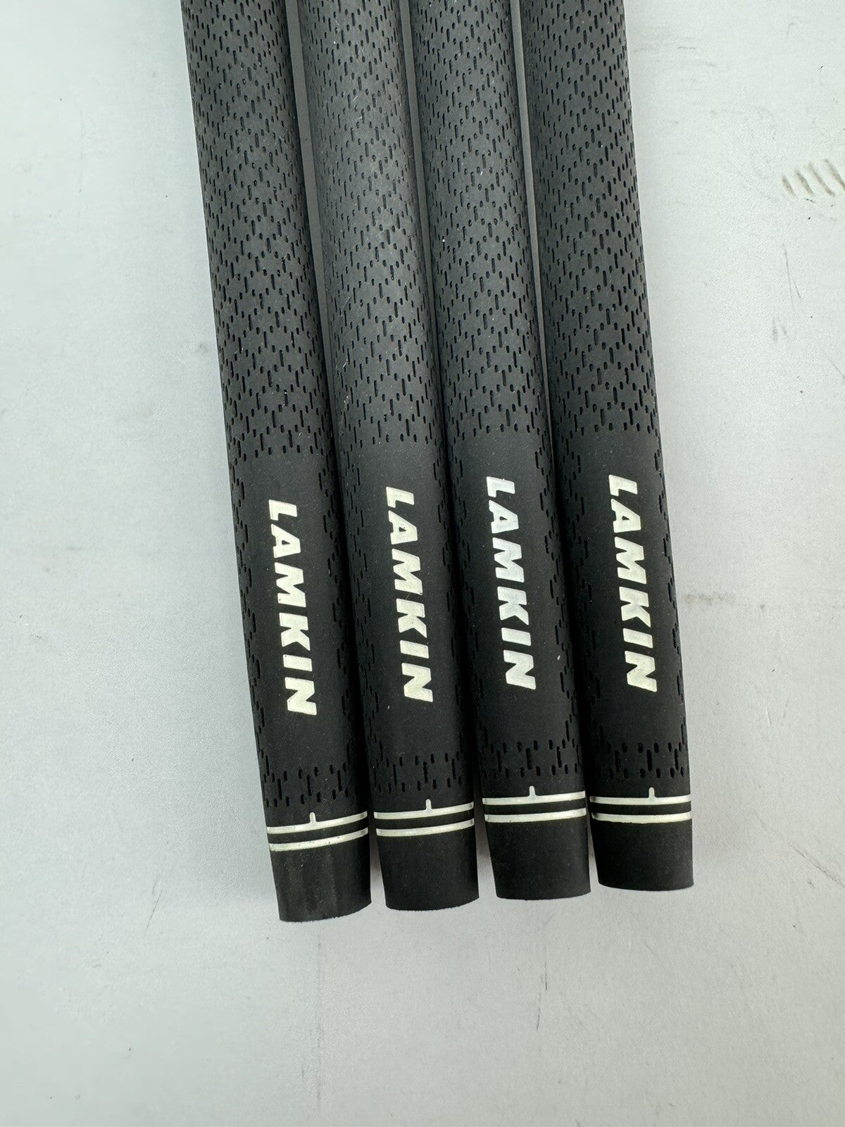 Lamkin Midsize Golf Grips (4) Across Connect Compatible/Black/New /192102