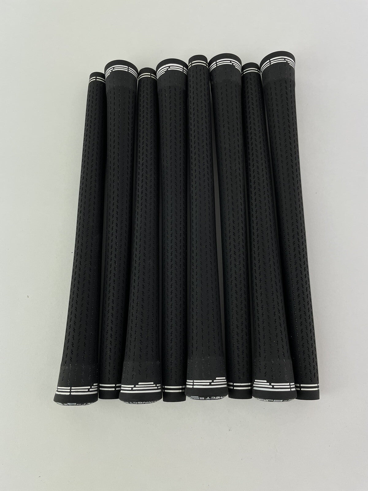 Lamkin Cobra Golf Grips Set (8) Standard /+58R /Black/White /Brand New0