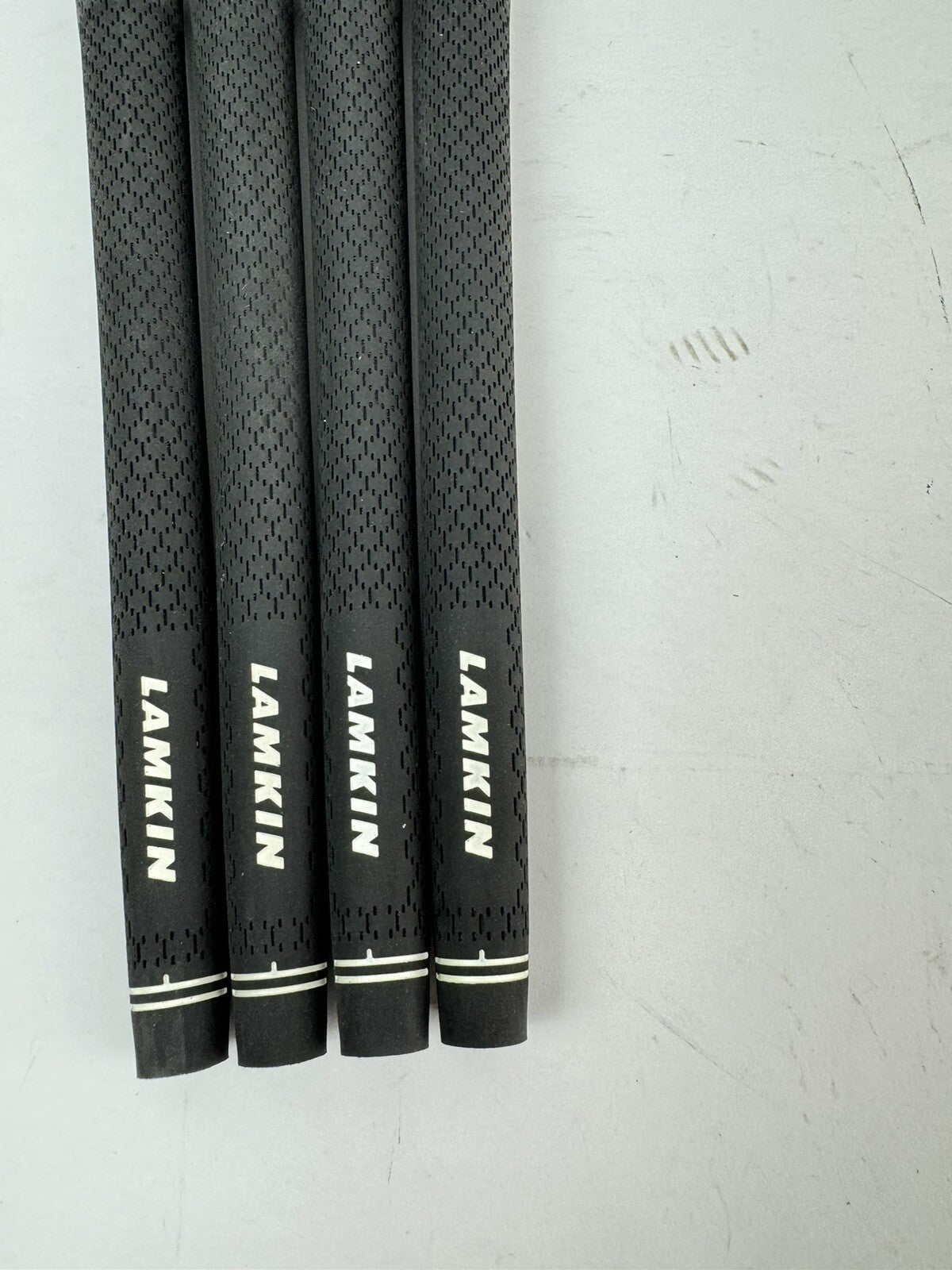 Lamkin Midsize Golf Grips (4) Across Connect Compatible/Black/New /192101